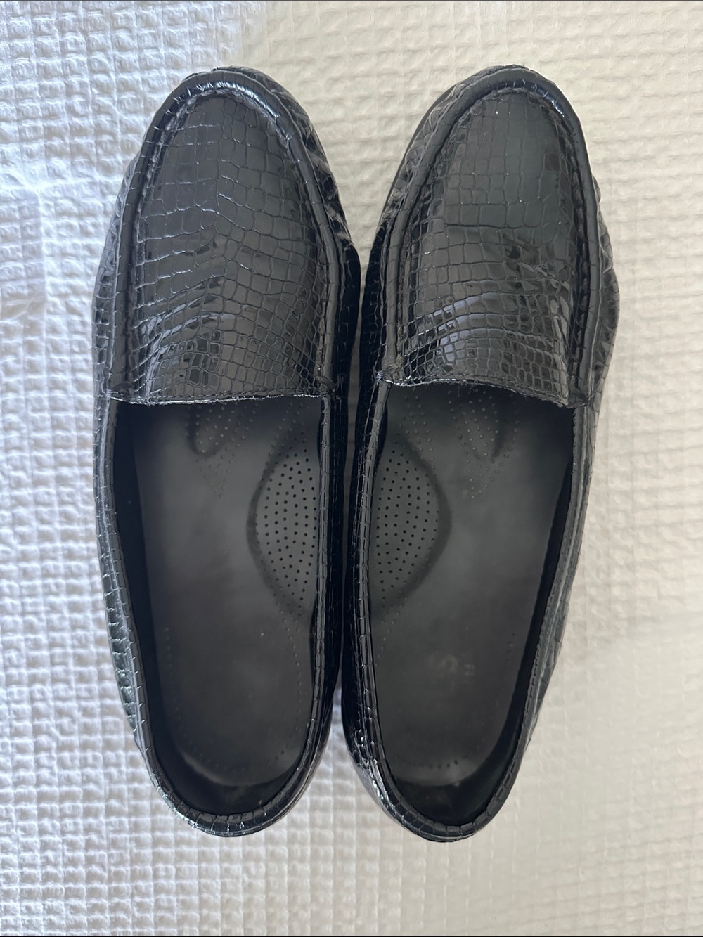 Women’s Black Croc-Embossed Slip-On Loafers SAS Tripad Comfort Size 11M